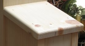 different types of birdhouse roofs