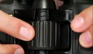 You can change magnification on zoom binoculars with the focus knob